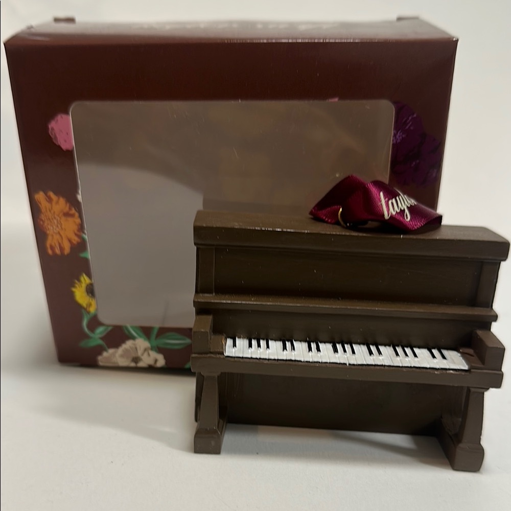 Taylor Swift Piano ORNAMENT special edition